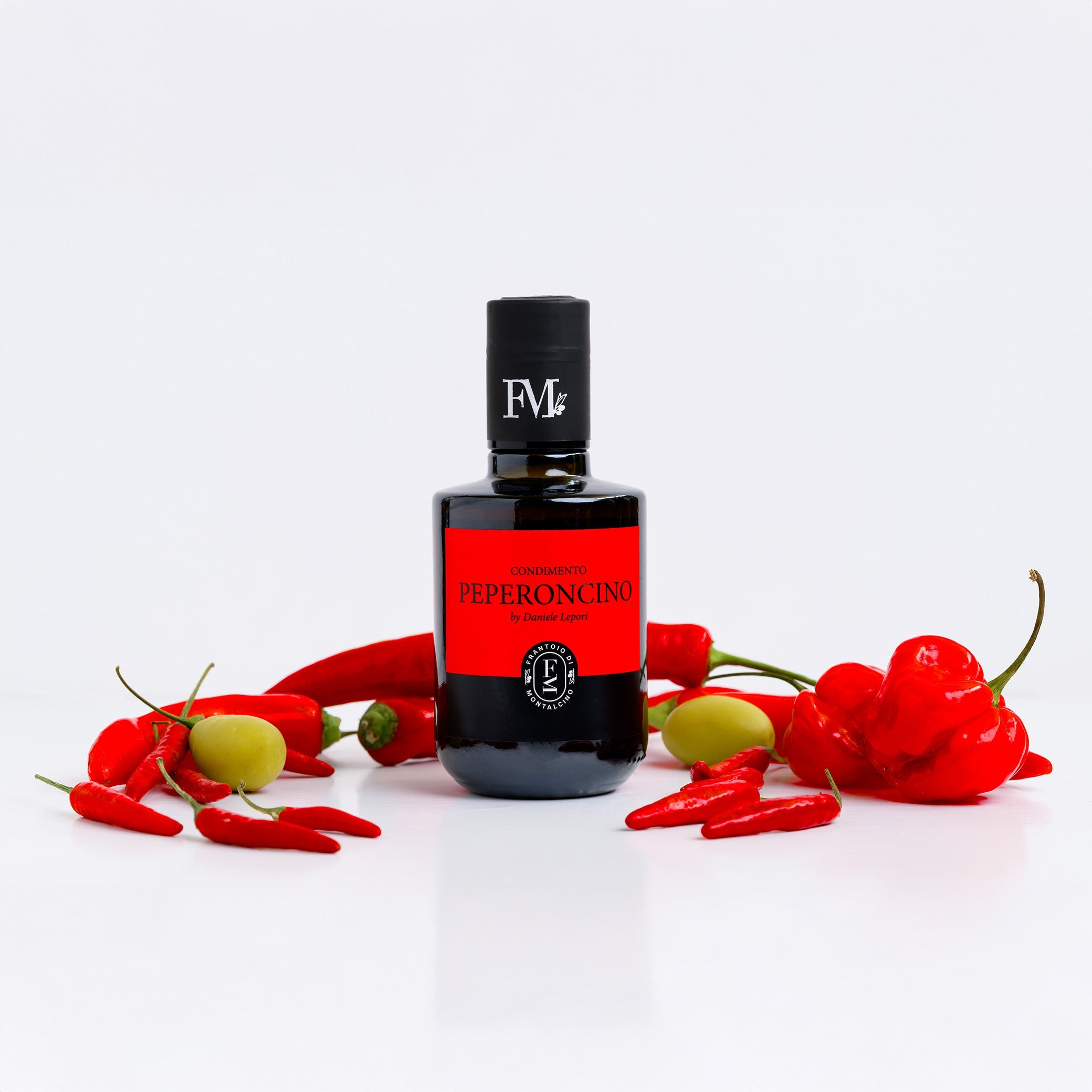 Toscano IGP Peperoncino chilli olive oil — bottle front view